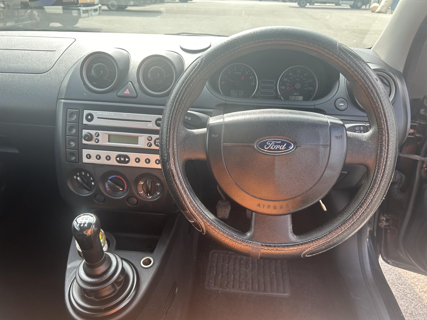 Ford Fiesta 1.4 Zetec Hatchback 3dr Petrol Manual (158 g/km, 79 bhp)