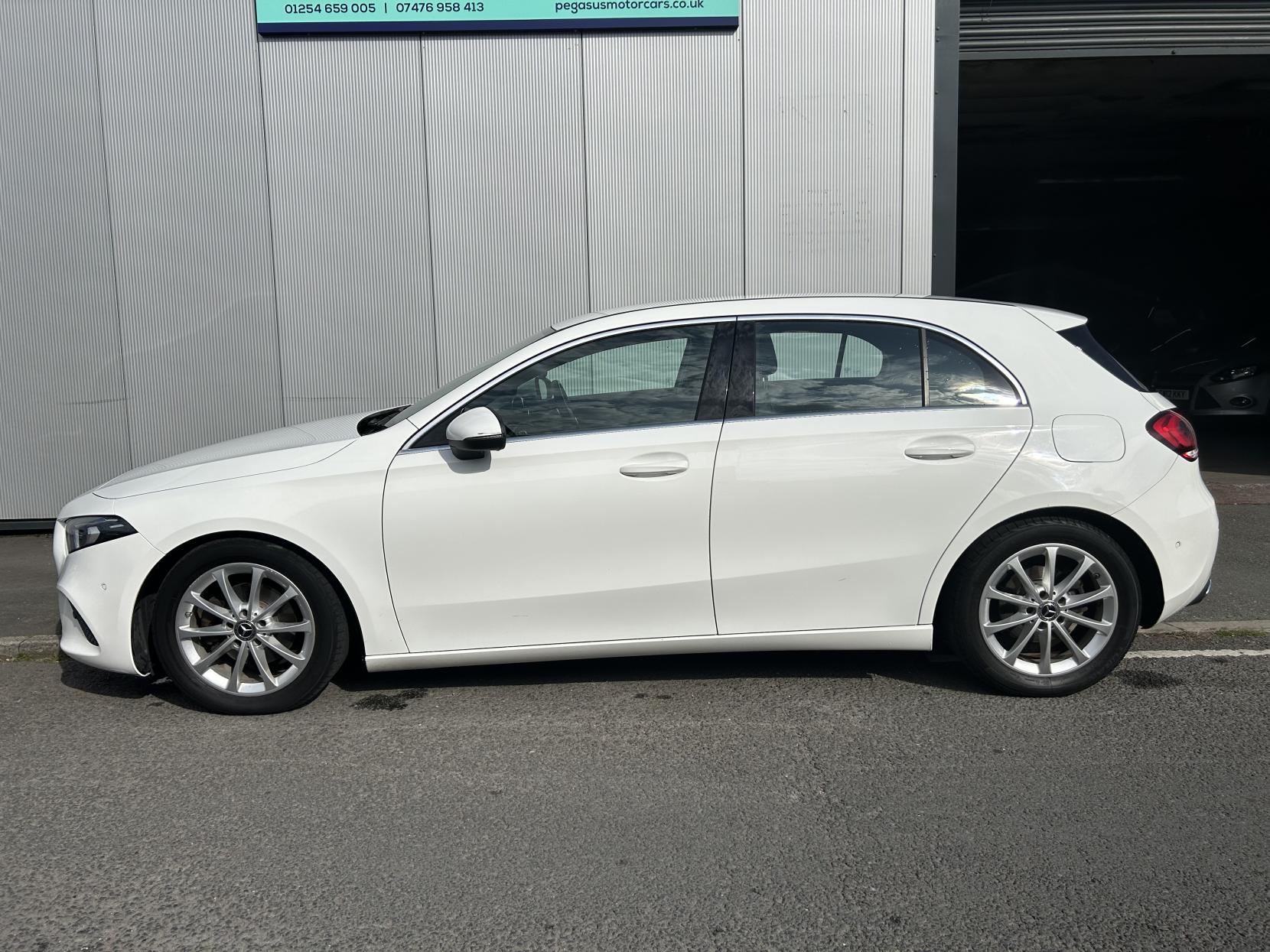 Mercedes-Benz Classe A (177) A 180 d 116 5p 8G-DCT Novo